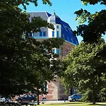 The Red - Living By The Rhine Aparthotel