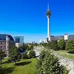 The Red - Living Suites By The Rhine