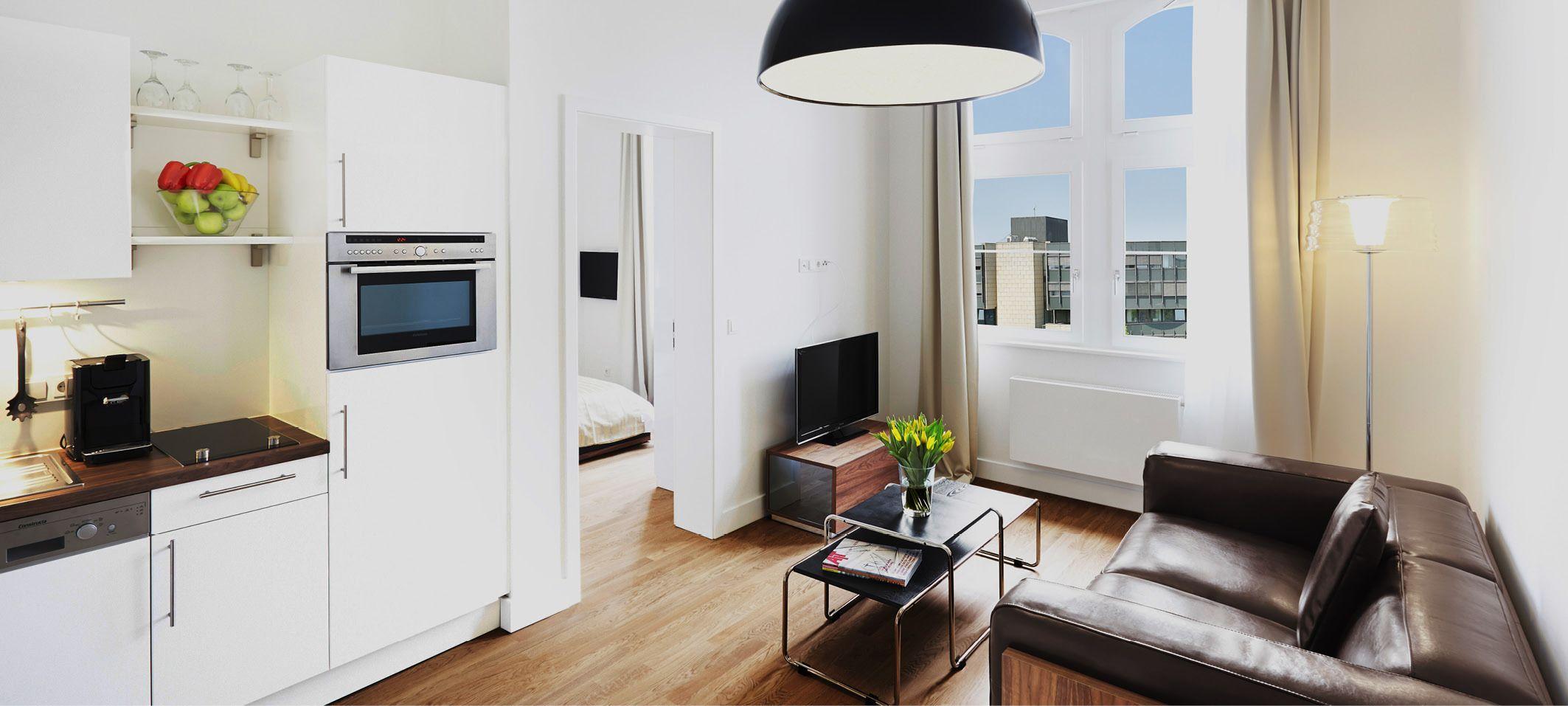 The Red - Living By The Rhine Düsseldorf