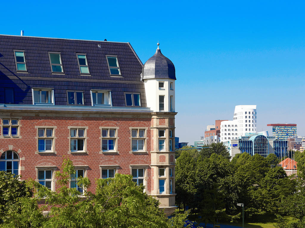 The Red - Living By The Rhine Aparthotel Düsseldorf