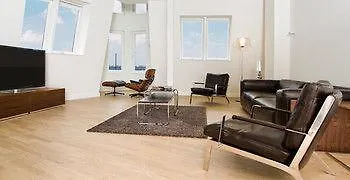 The Red - Living By The Rhine Aparthotel